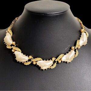 Coro vintage gold tone large faux pearl necklace
